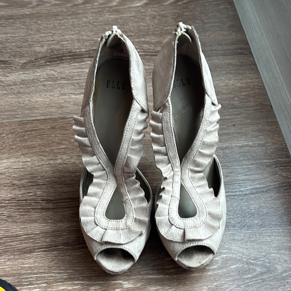 Elle Cream Ruffled Peep-Toe Heels